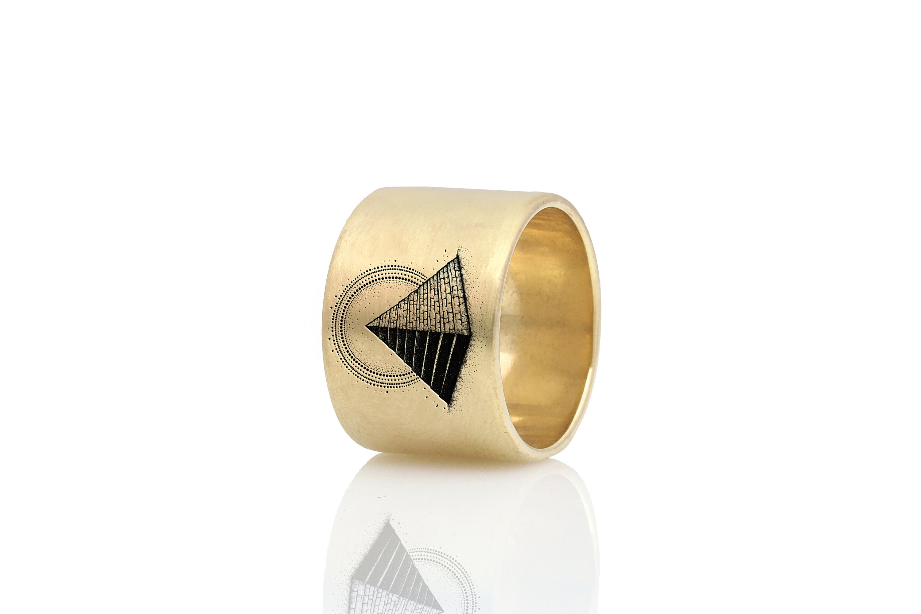 Engraved Pyramid Wide Band Ring