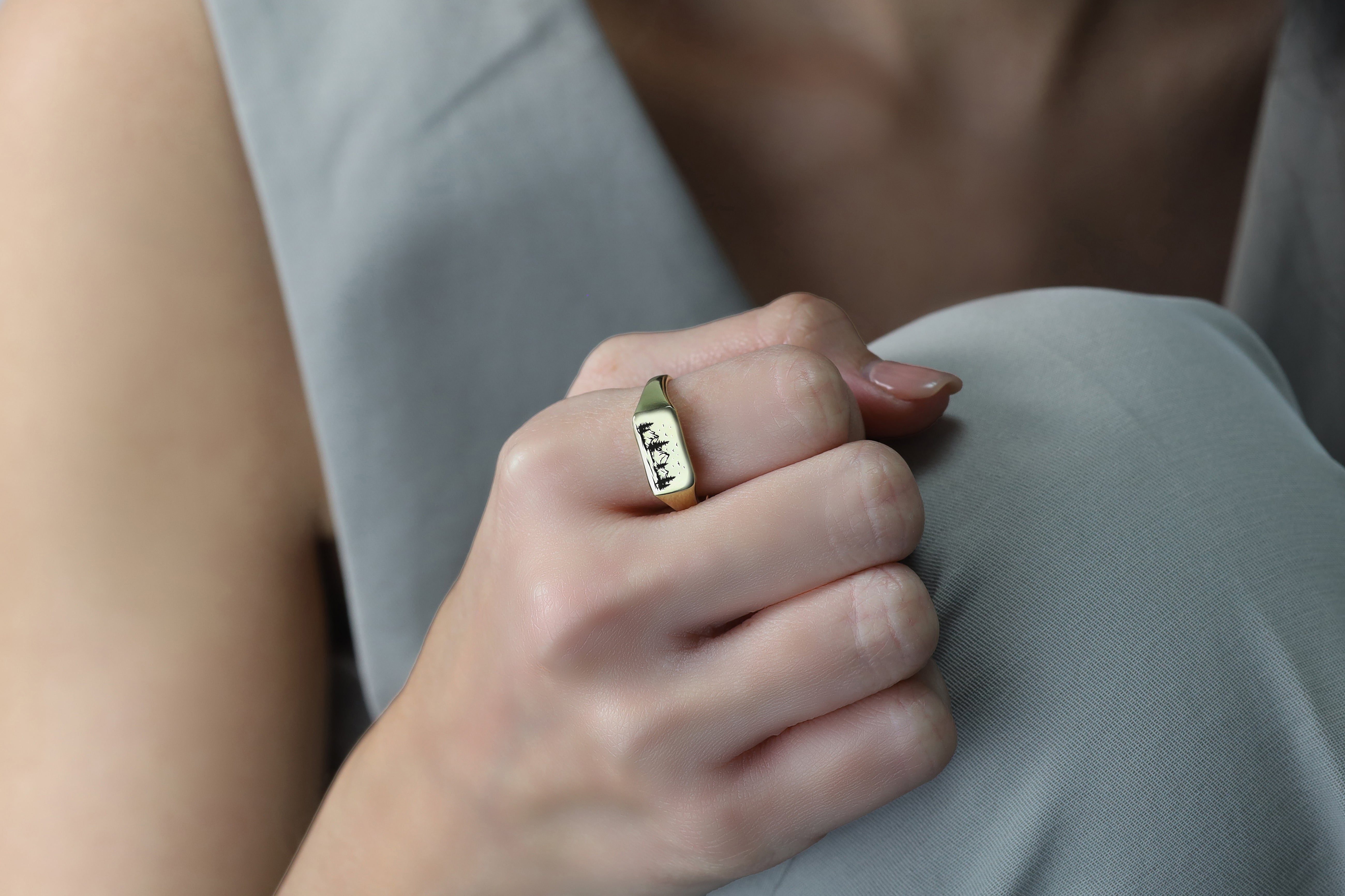 Engraved Panoramic View Ring