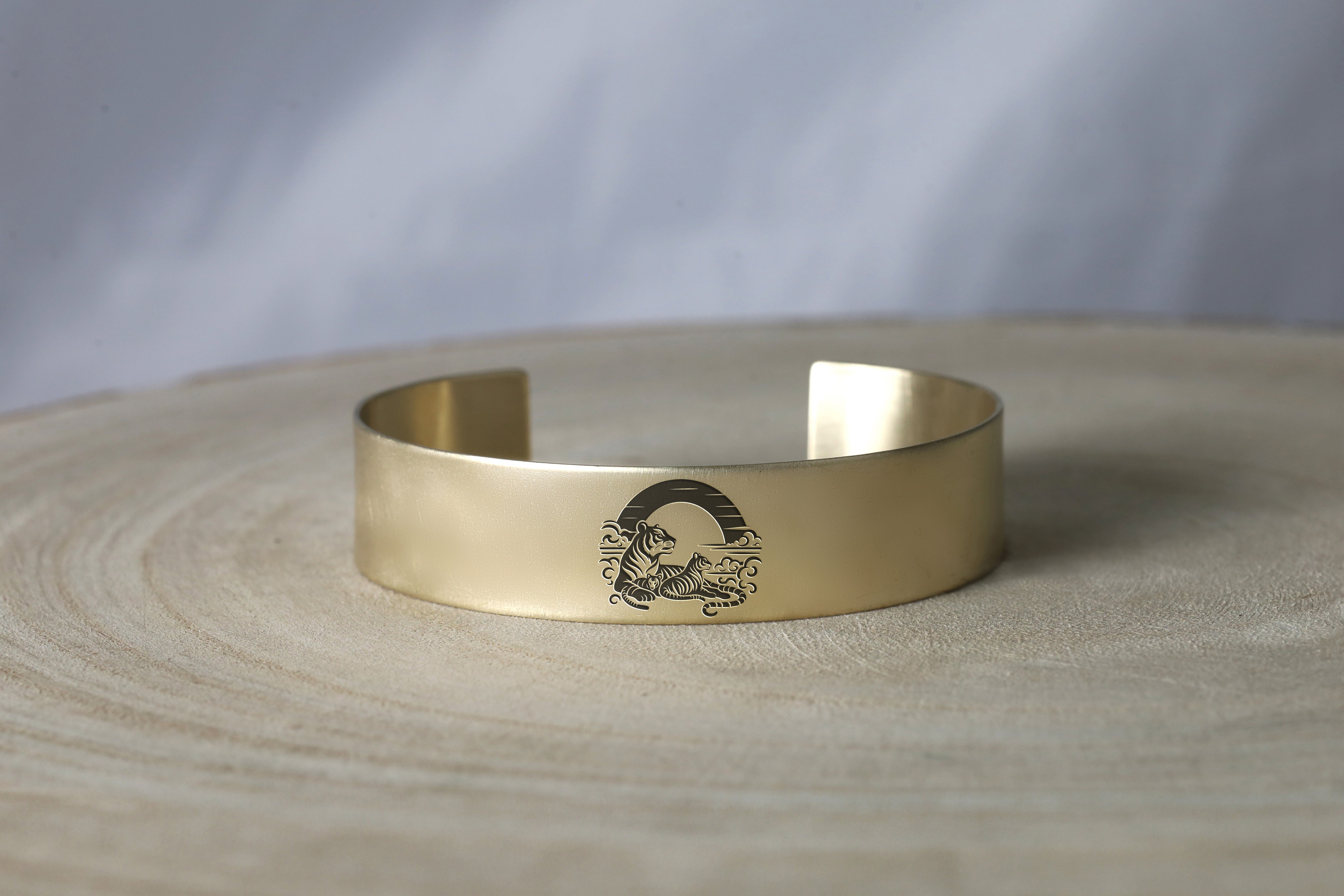 14k Gold Lion Family Bracelet