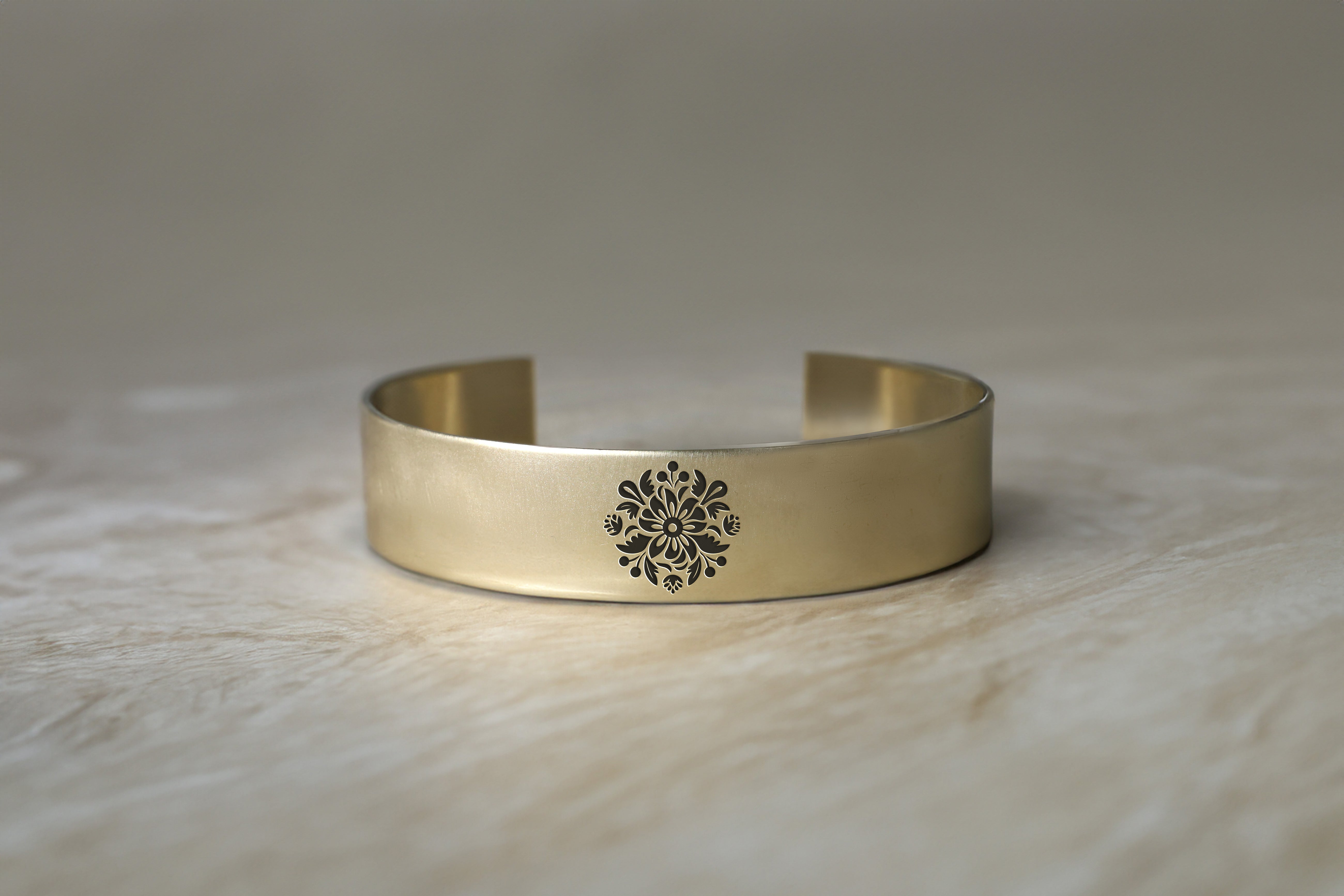 14k Gold Flowers Bracelet