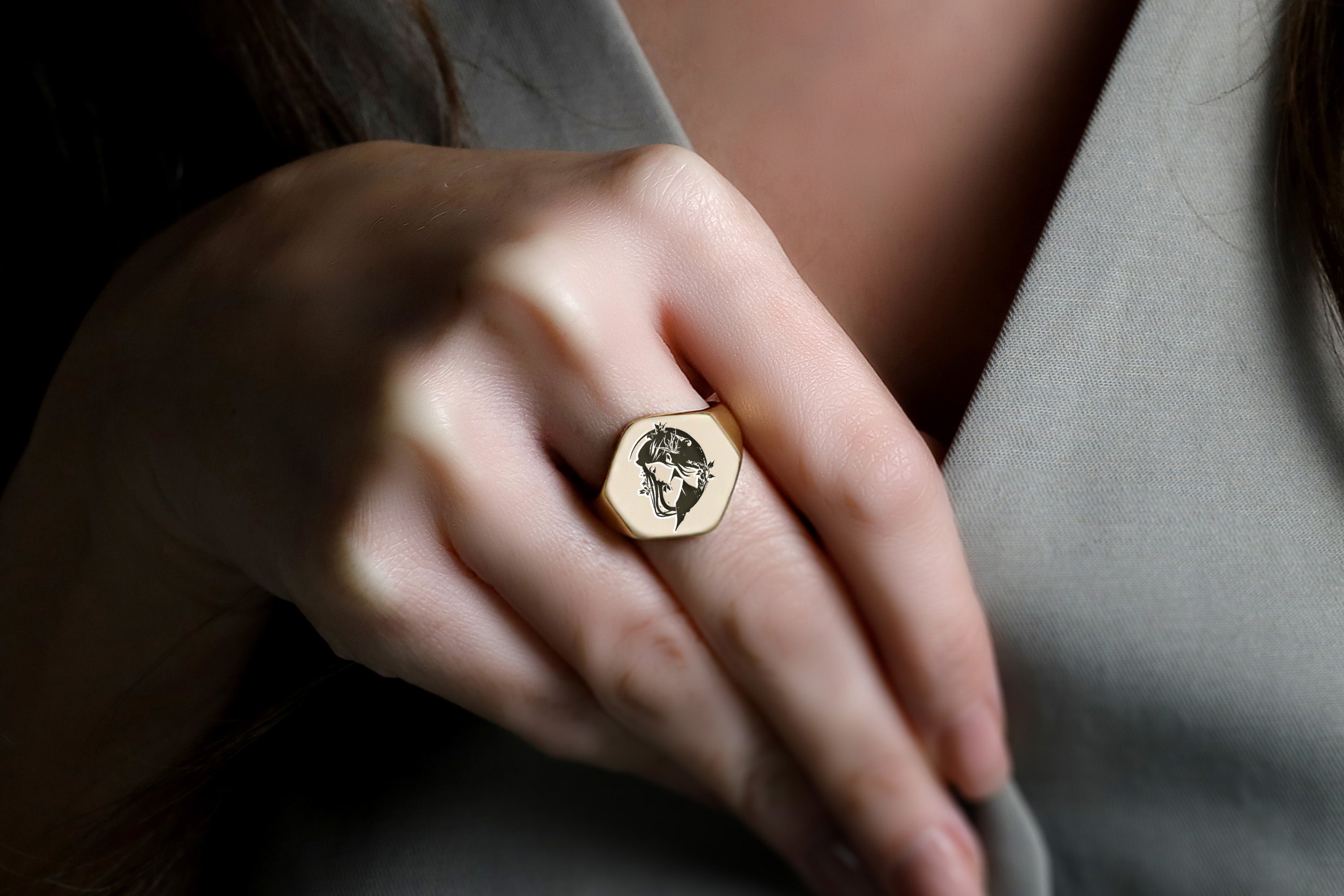 Engraved Japanese Women Ring