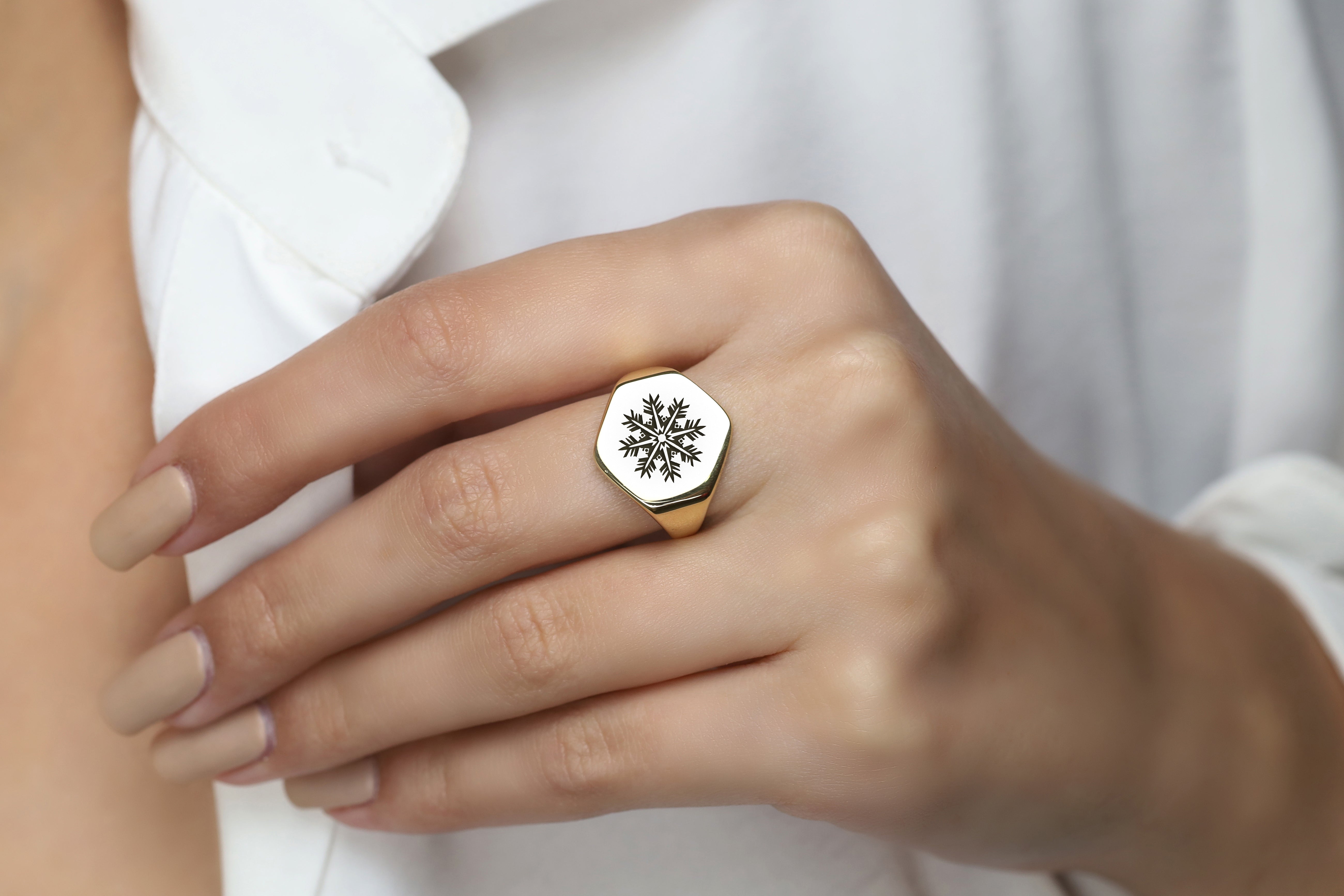 Winter Theme Engraved Ring