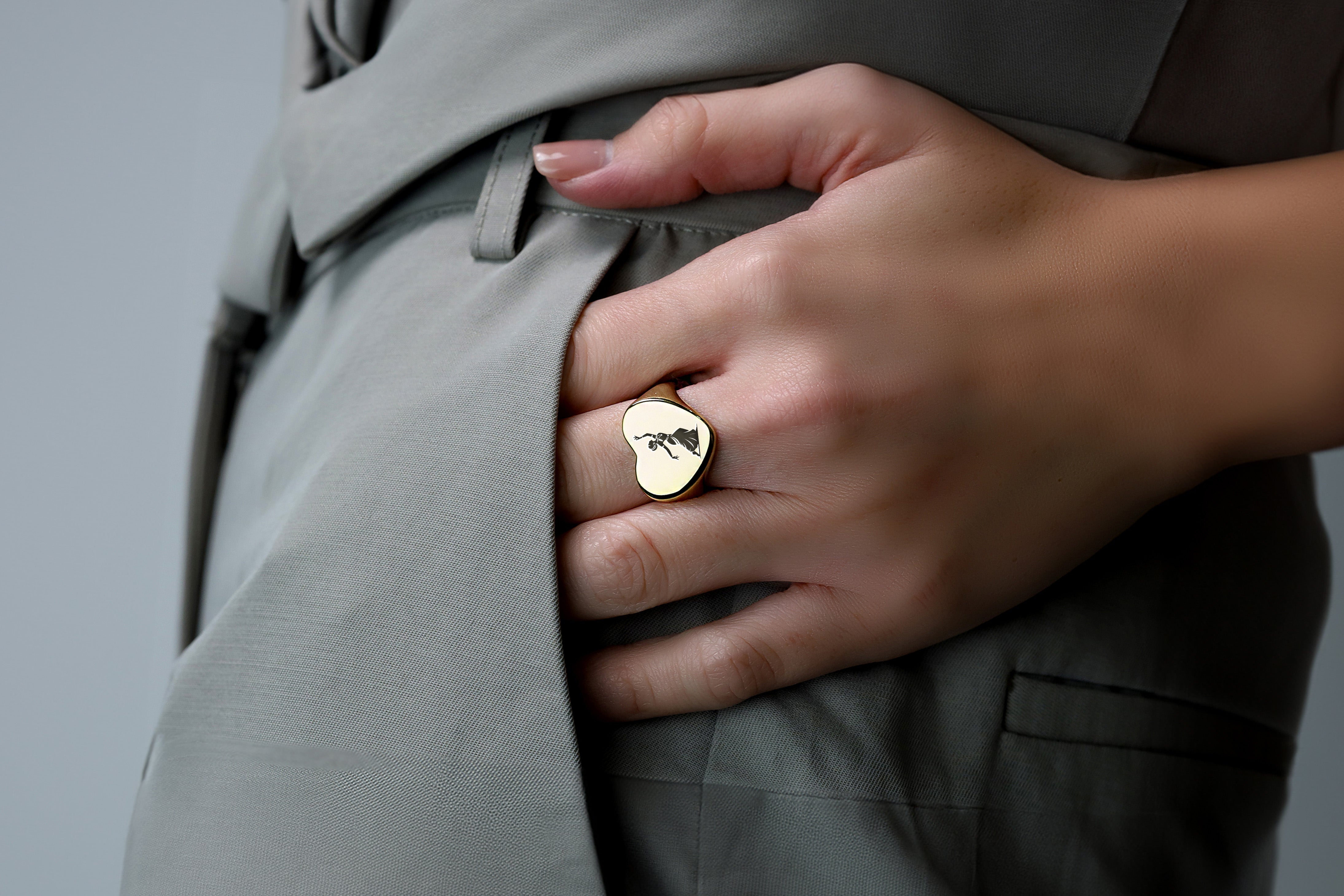 Feminin African Ring