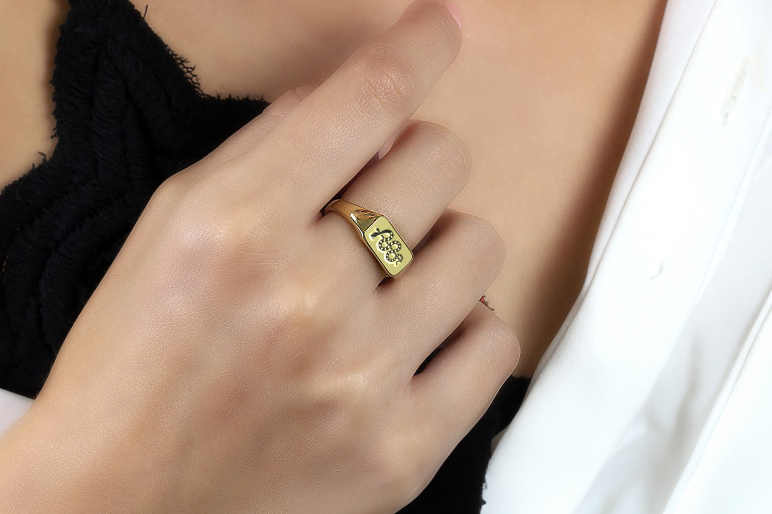 Snake Engraving Rectangle Ring