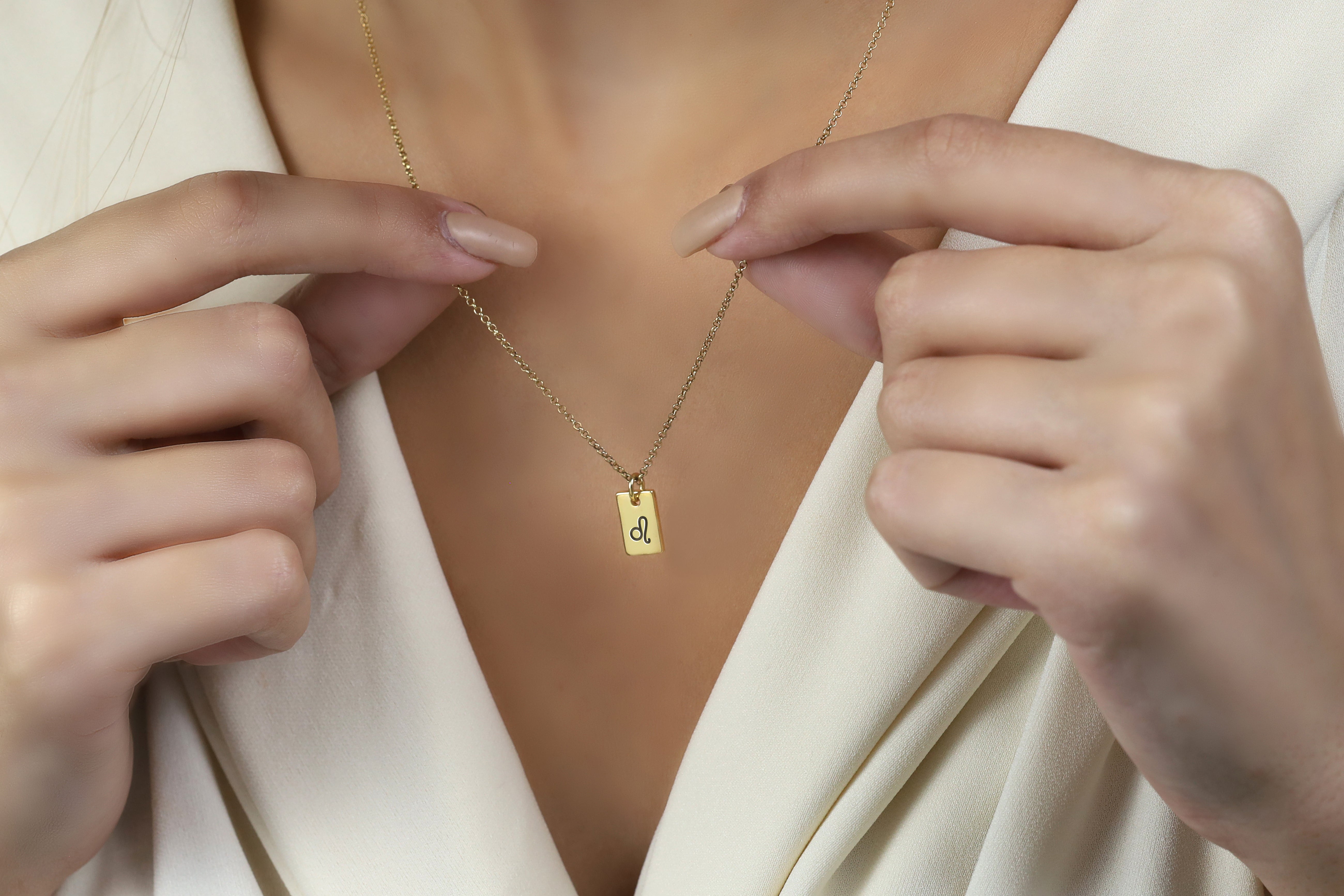 14k Gold Leo Pendant Necklace