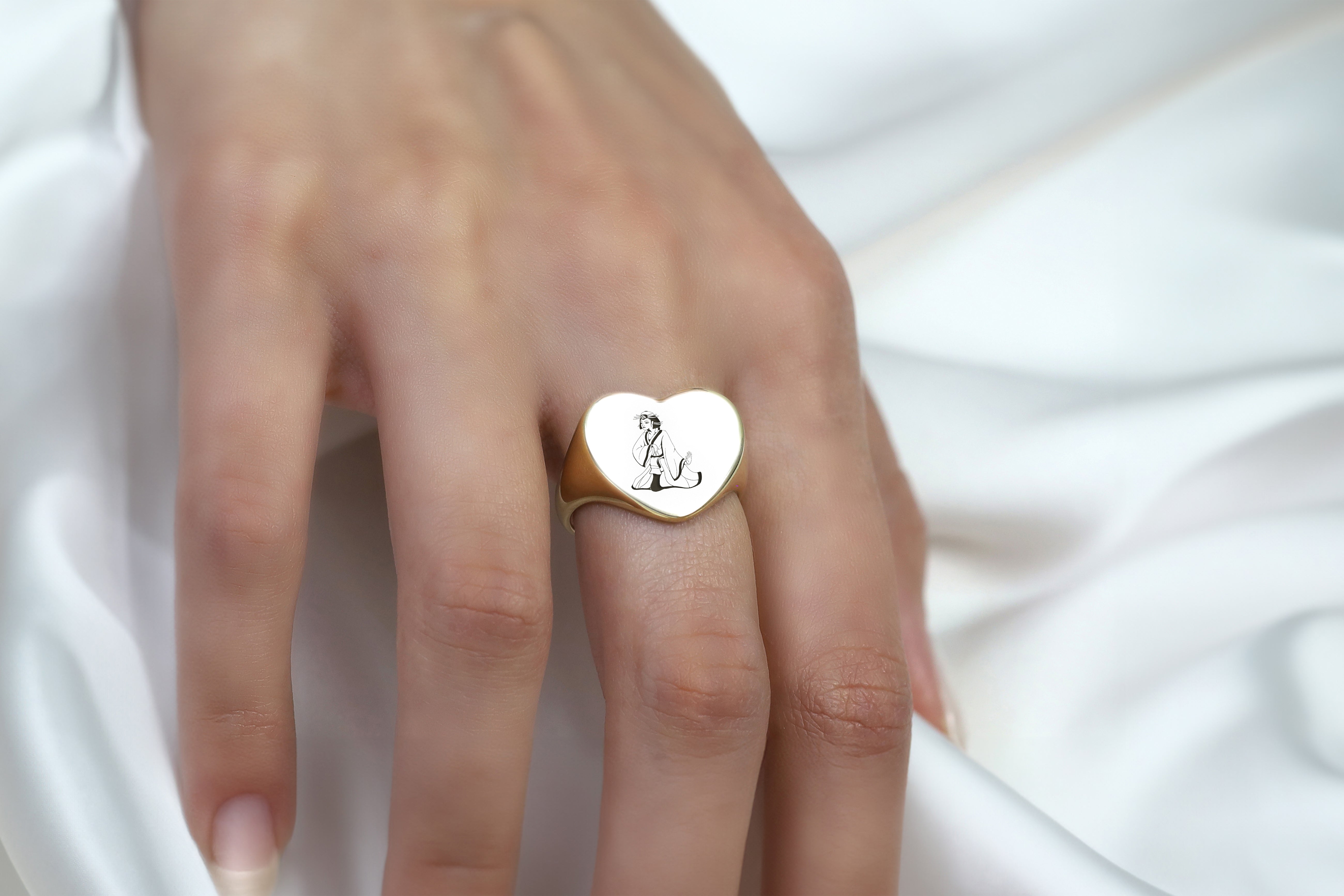 Engraved Japanese Geisha Ring