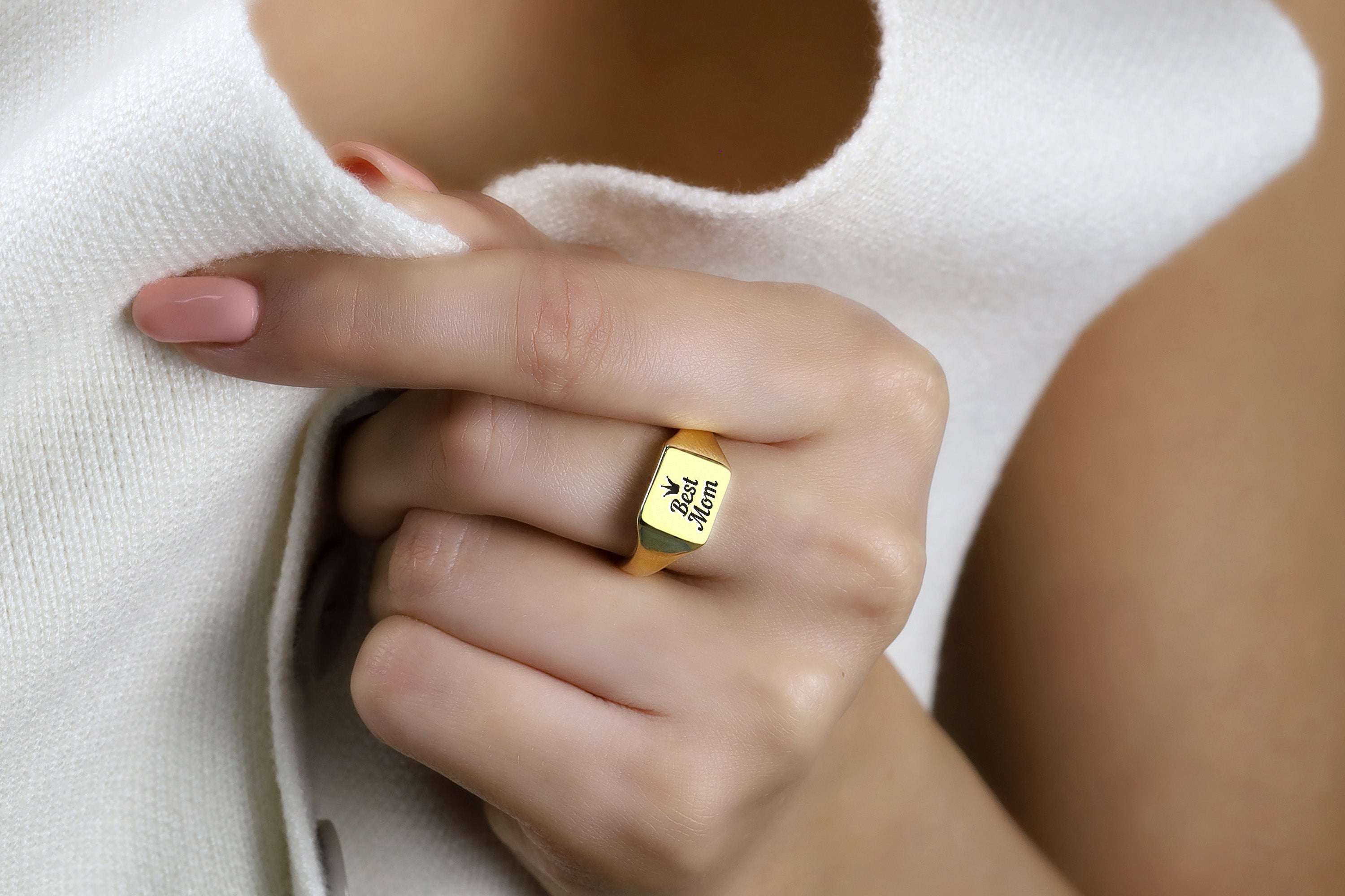 Best Mom Engraved Ring