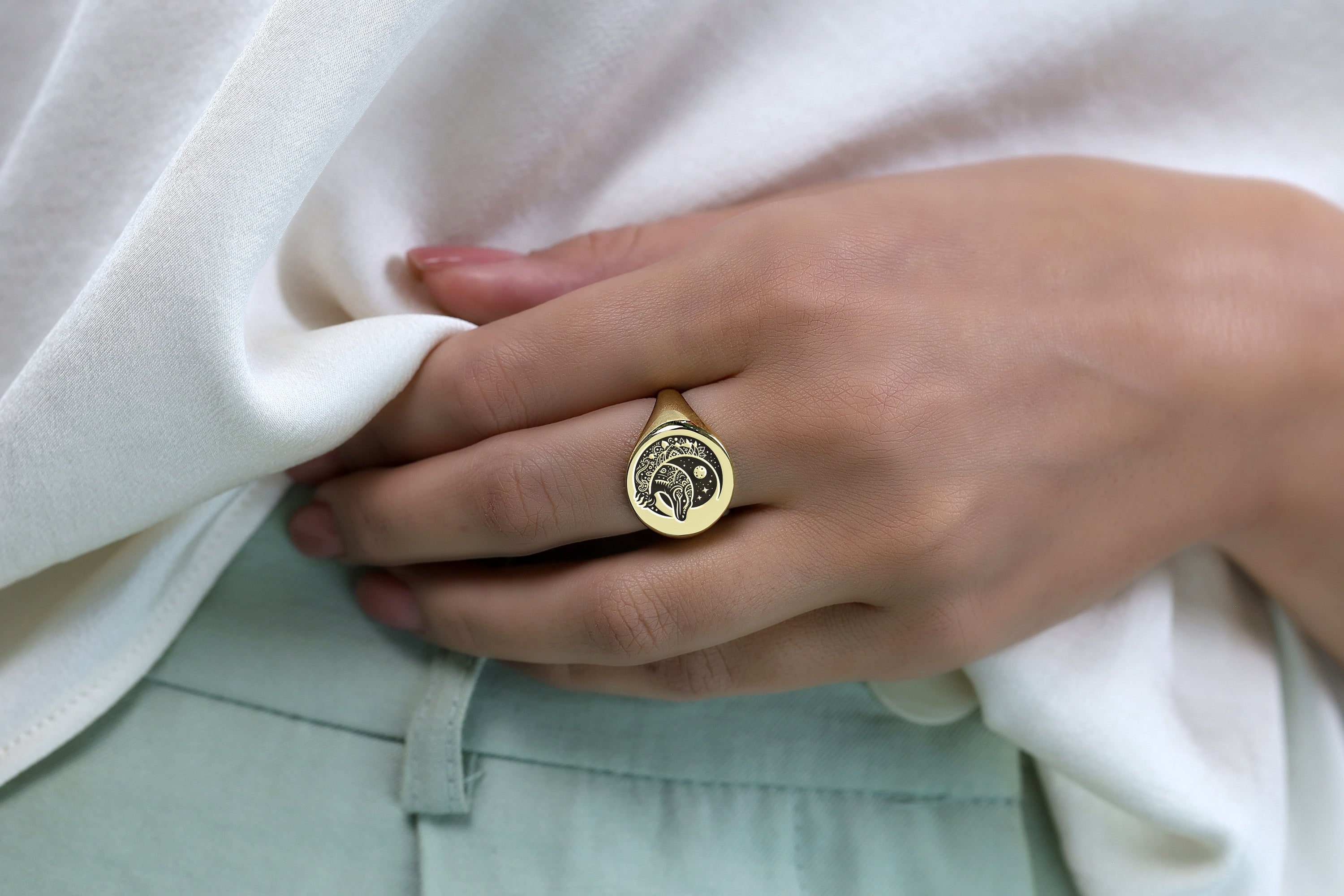 14k Gold Komodo Signet Ring