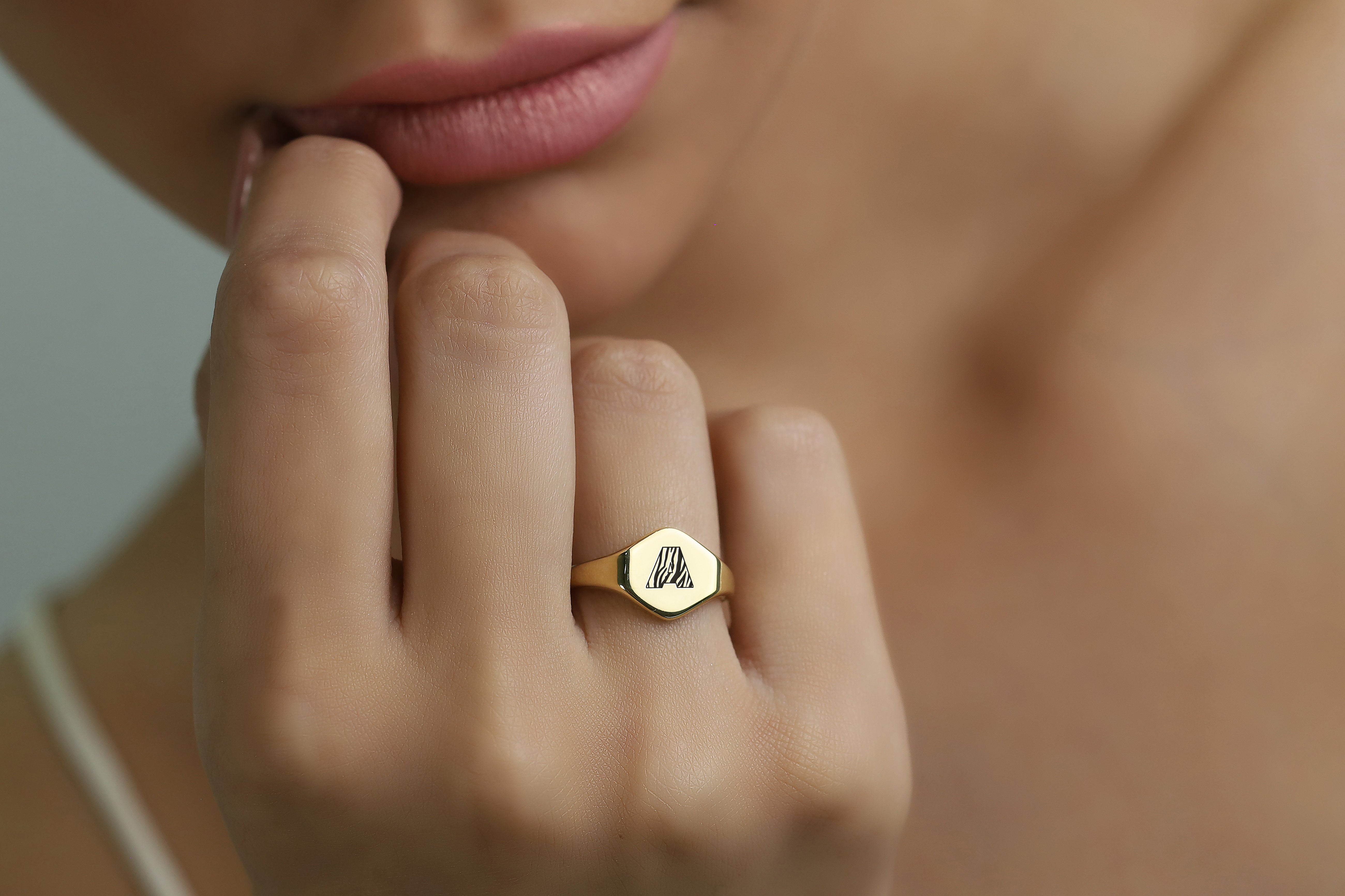 Tiger Pattern Letter Signet Ring