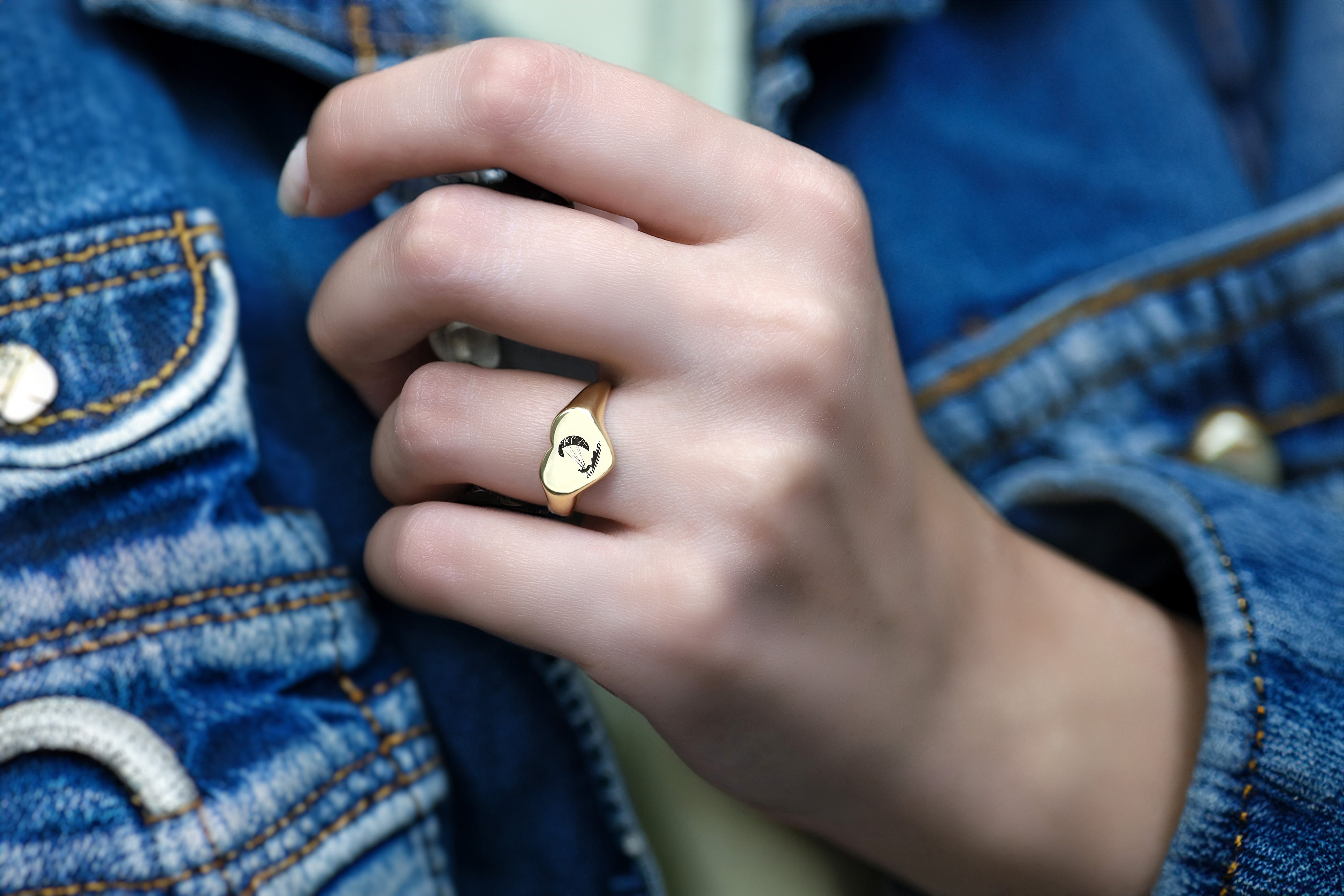 14k Gold Kitesurfing Signet Ring
